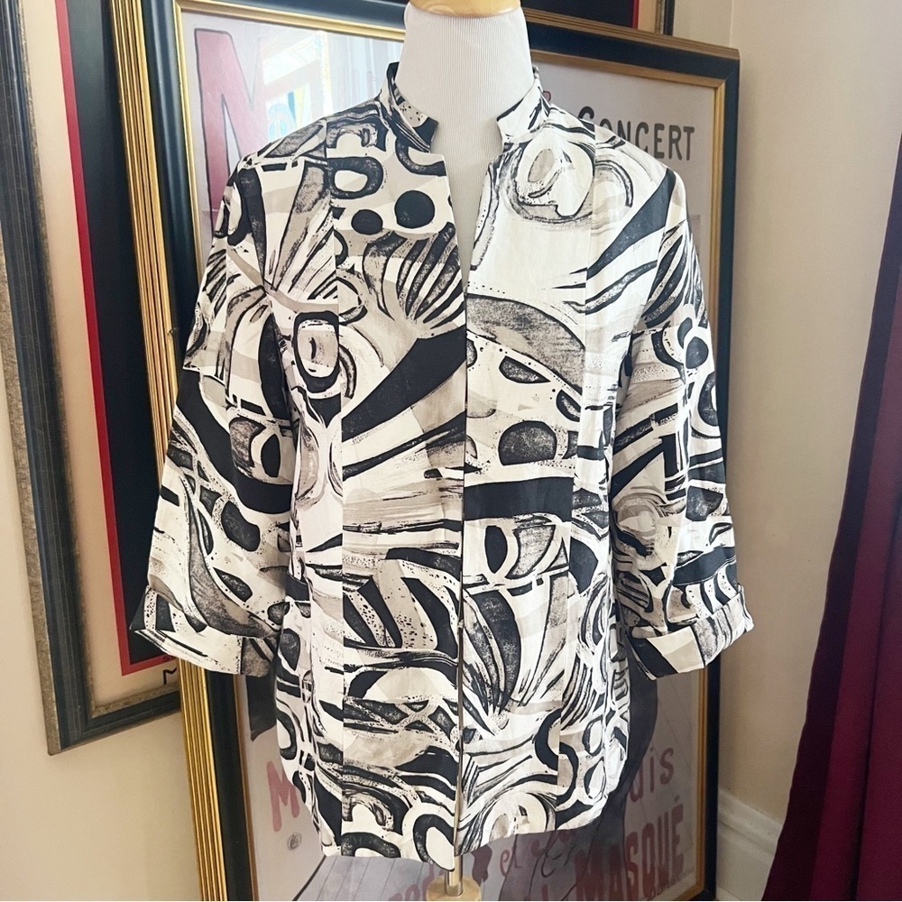 Chico's Black, Cream, Tan Fully Lined Linen Silk Blend 2/4 Sleeve Blazer Size 2